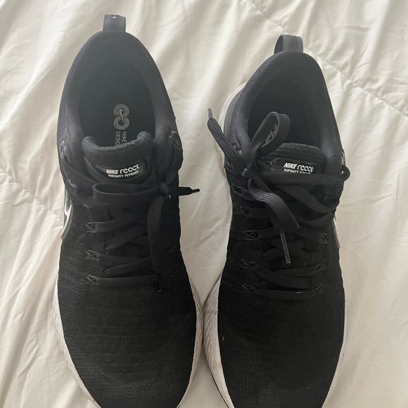 Nike running shoes - Picture 2 of 3